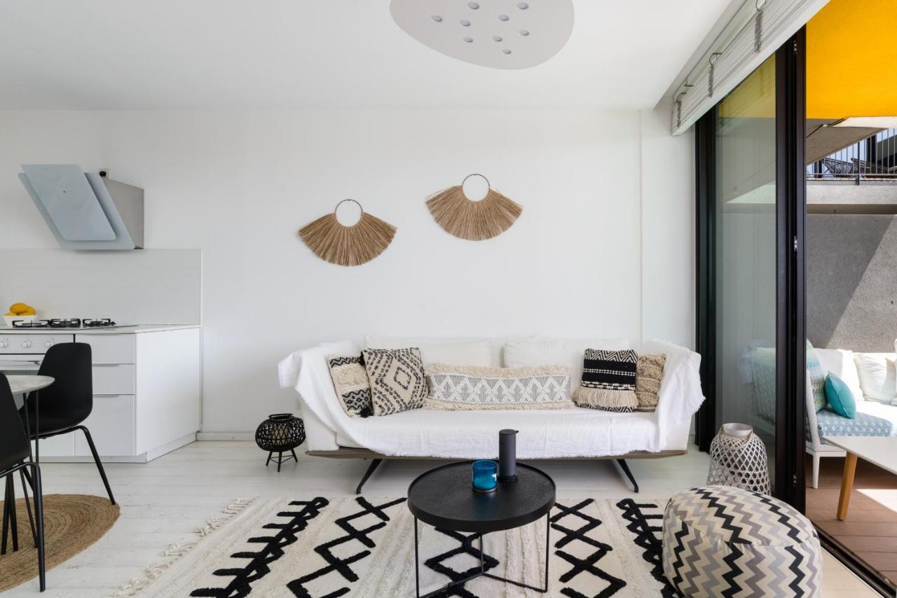 Bright & Chic With Pool & Unique View By Feelhome