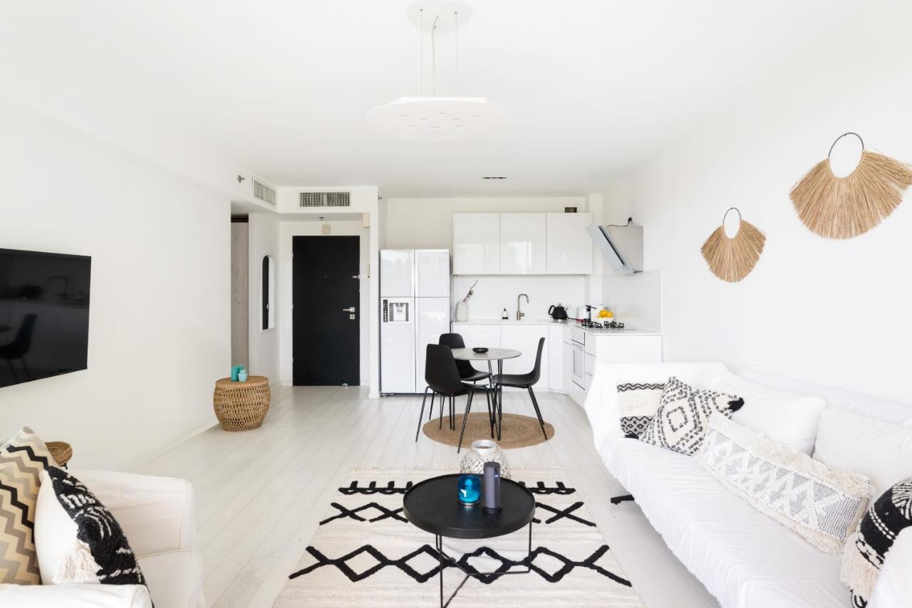 Apartment Bright & Chic With Pool & Unique View By Feelhome *